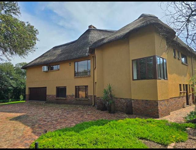 5 BEDROOM HOUSE FOR SALE IN BOSCHENVAAL RIVER FRONT LODGES